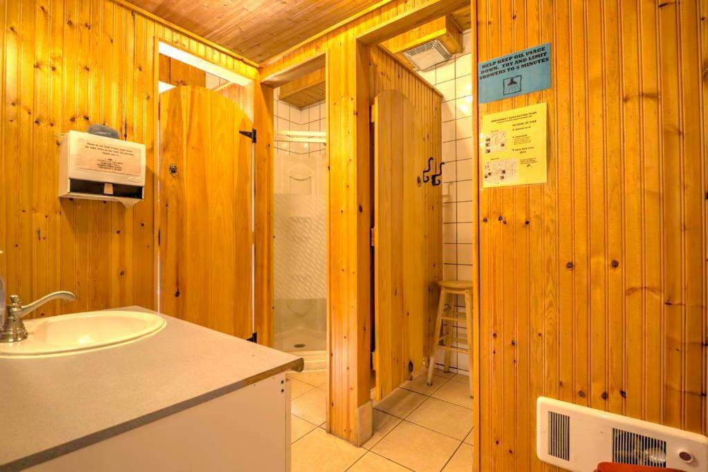 Hostel Hi Backpacker's Charlottetown